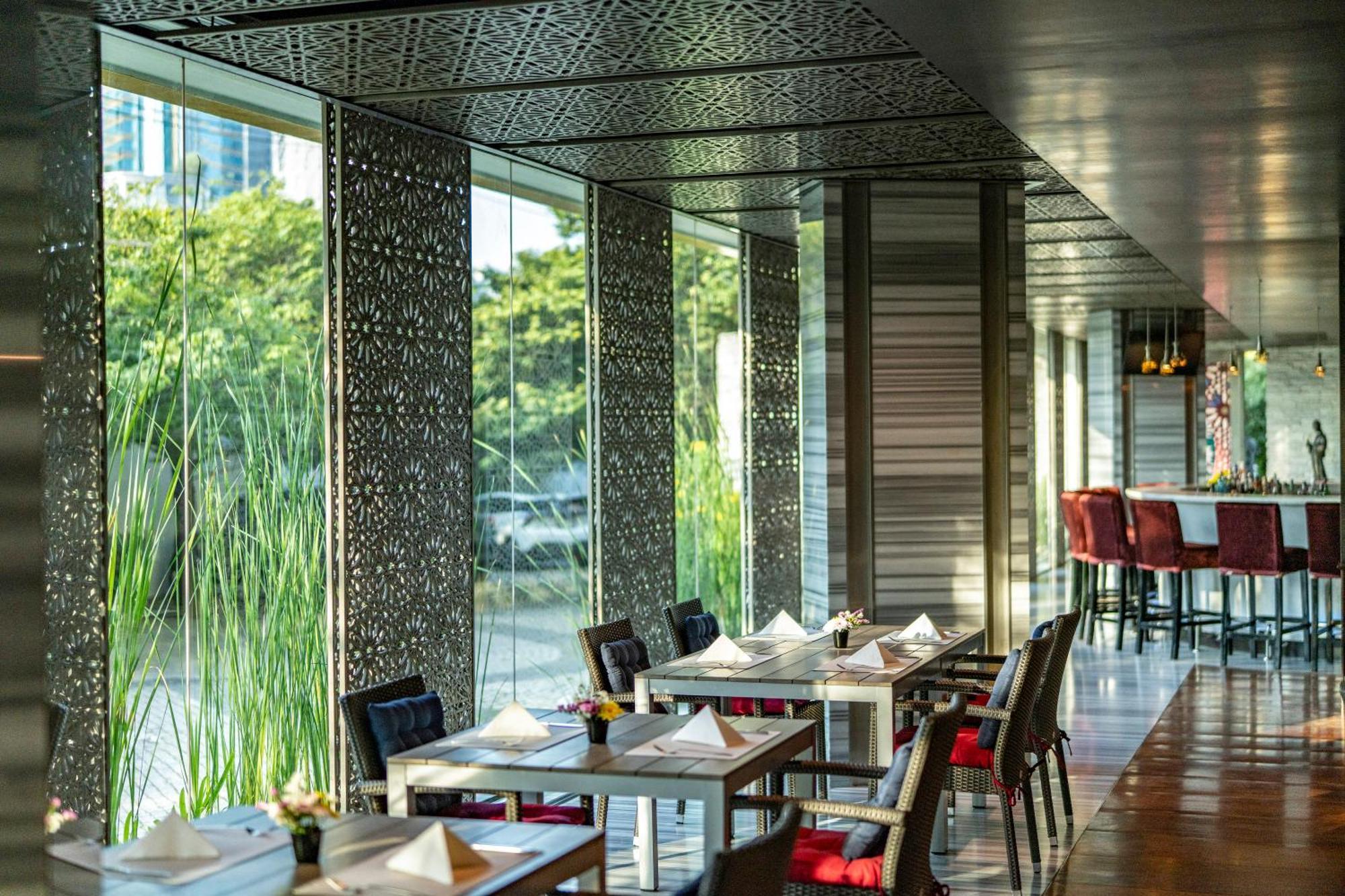 Tui Blue Maduzi Hotel Bangkok Exterior foto